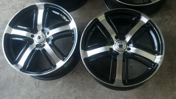 แม็กขอบ 17 กว้าง 7 ออฟ 40 ขนาด 4 รู 100 114 ไร้ริ้วรอย