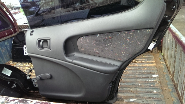 ประตู chrysler neon