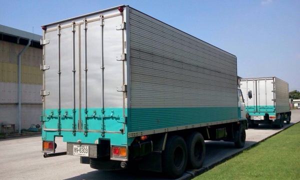 ขายตู้เย็นติดรถ ราคา220000ร็อกกี้7เมตรครับ กับเครื่องทำความเย็น THERMO KING