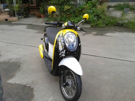 ขาย Honda Scoopy i สีเหลือง-ดำ ปี2555 ราคา 21,900บาท ลดได้นะครับ