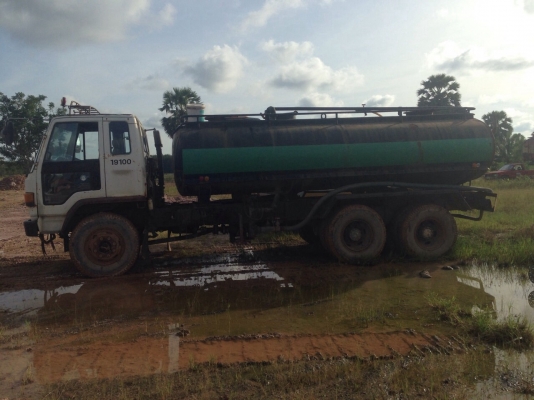 ขาย 10 ล้อรถน้ำ ISUZU 210 แรงม้า ตัวแรกสโลว์กลาง สนใจโทร0819701072