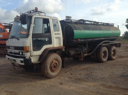 ขาย 10 ล้อรถน้ำ ISUZU 210 แรงม้า ตัวแรกสโลว์กลาง สนใจโทร0819701072