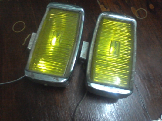 ไฟสปอร์ตไลท์ทรงเหลี่ยม เก่าๆ