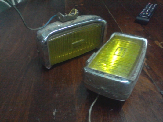 ไฟสปอร์ตไลท์ทรงเหลี่ยม เก่าๆ