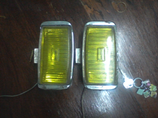 ไฟสปอร์ตไลท์ทรงเหลี่ยม เก่าๆ