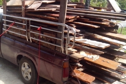 ไม้มะค่าหน้า 10-14 นิ้วเหมาเป็นลำรถ