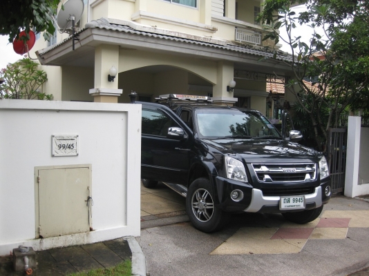 อีซุซุ ไฮแลนด์เดอร์ แพลทตินั่ม 2.5 Ddi รถบ้านขายเอง