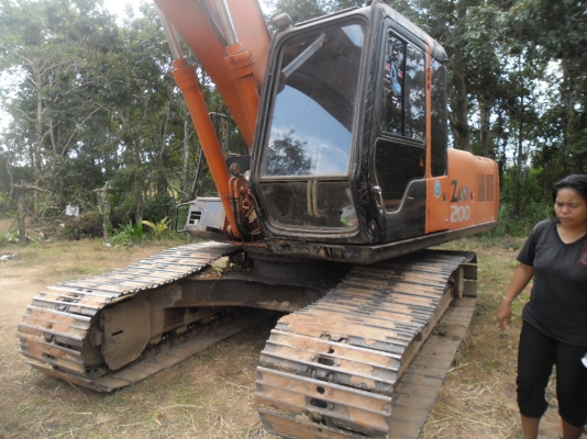 ขายดาวน์รถแบคโฮ HITACHI EX200-2 หางปาบรรทุกแบคโฮหน้ายาว 2 เพลาใหญ่มีเกียร์กลางเครื่อง EH700 เบรคทิพฟี่คัสซีใหญ่
