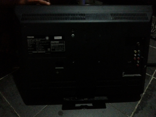ขายโทรทัศจอแบน toshiba 24 นิ้ว ให้คับ 3000 เอาไปเลยคับ