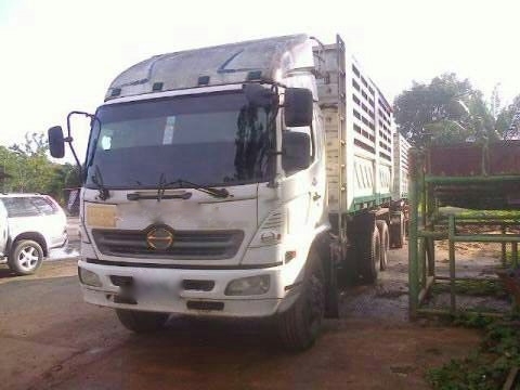 รถฮีโน่ 10 ล้อดั้ม 260 แรงม้า ปี 47 ( ขายแม่ลูก )  สนใจติดต่อ 081 - 6079515