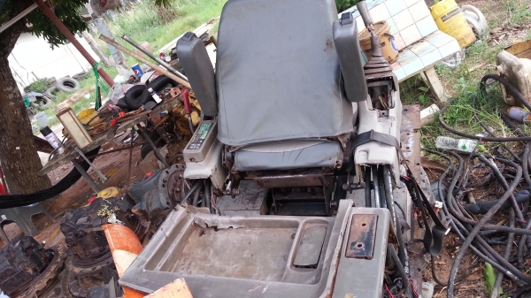 ขายด่วน ชุดครอนโทนมือ HITACHI EX200-3