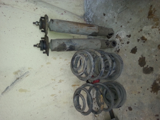 โชดหลังพร้อมสปริง BMW E30