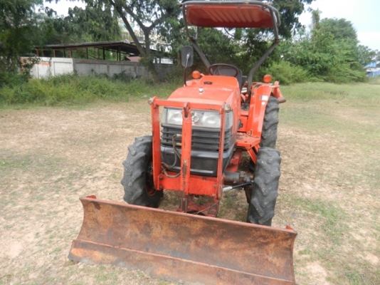 รถแทรคเตอร์คูโบต้า L3408 พร้อมอุปกรณ์ ใบดันหน้า  ผาน6