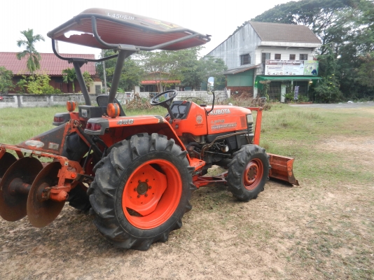 รถแทรคเตอร์คูโบต้า L3408 พร้อมอุปกรณ์ ใบดันหน้า  ผาน6