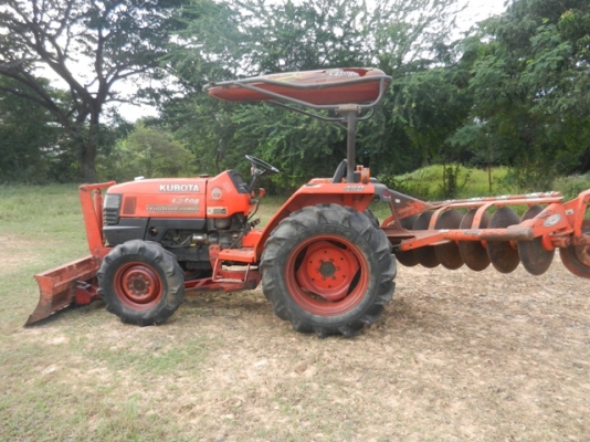 รถแทรคเตอร์คูโบต้า L3408 พร้อมอุปกรณ์ ใบดันหน้า  ผาน6
