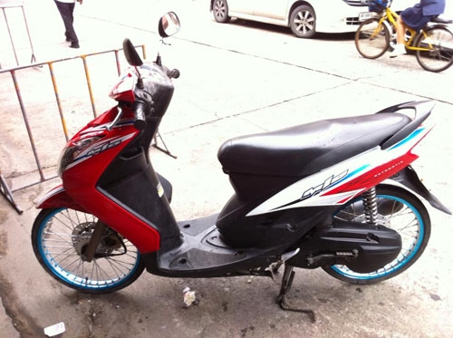 ขายด่วน mio ปี 51 ไฟคู่ สีแดง ขาว รถสวยมาก เครื่องเดิม แน่นๆ ขายพร้อมโอนให้ฟรีๆกันไปเลย ทดลองขับได้จ้า ขายด่วน mio ปี 51 ไฟคู่ สีแดง ขาว รถสวยมาก เครื่องเดิม แน่นๆ ขายพร้อมโอนให้ฟรีๆกันไปเลย ทดลองขับได้จ้า