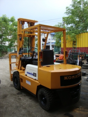 +++++++ ขายด่วน !!! รถโฟล์คลิฟท์  KOMATSU  FD25-10  (รถนอก  ราคาถูก)  เครื่องยนต์ดีเซล  เสา 4 เมตร  เกียร์ธรรมดา  งาฮิ้งคืโฟล์ค  ล้อหน้าคู่  ยางลม *** สนใจเข้ามาลองรถก่อนได้  ราคาคุยกันได้ ***