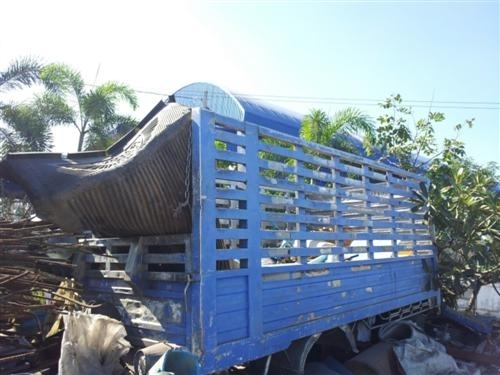 ขาย-------กระบะ---------สแตนเลสแท้ ของรถบรรทุก 6 ล้อ