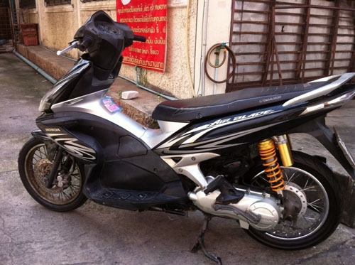 ขายด่วน airblade ปี 50 สีเทา ดำ รถบ้าน เครื่องเดิมๆ แน่นๆ ไม่หลวม ไม่มีควันขาว  เอกสารครบ คุ้มแน่นอน