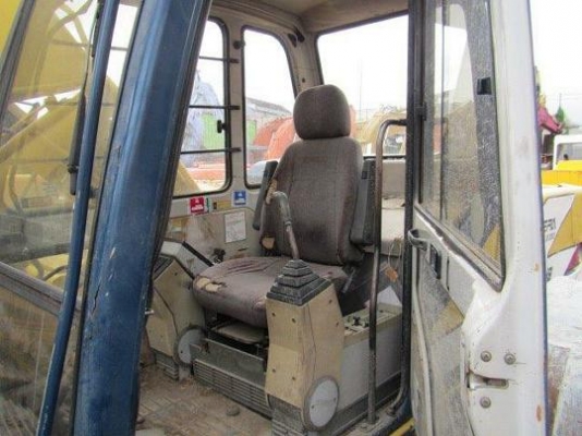 SK200-1YN-15019@2033hrsรถจอดที่นวนครครับ SK200-1YN-15019@2033hrsรถจอดที่นวนครครับ