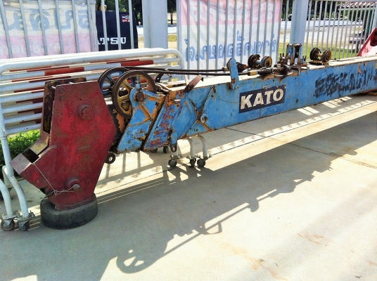 บูมรถเครน 11 ตัน KATO NK110H พร้อมกระบอกยืดบูม บูมรถเครน 11 ตัน KATO NK110H พร้อมกระบอกยืดบูม