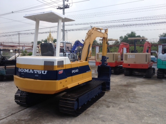 รถขุด KOMATSU PC40-6 มือสอง นำเข้าจากญี่ปุ่น ทำสีใหม่