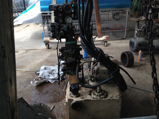 ขายปั้มน้ำมันไฮโดรลิค ขนาดมอเตอร์ 5 HP. 380 V ซาลีนอยเป็น 220 VAC สภาพสวย อุปกรณ์ครบ พร้อมใช้งาน ( ขอลงขายใหม่ครับลูกค้าตกลงซื้อแล้ว ไม่พร้อมรับของ ลดราคาให้ด้วยครับ