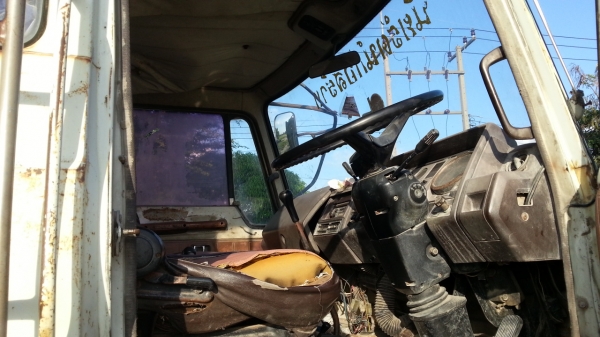 Hino sumo 227  ราคาคุยกันได้ครับ เก็บหัวเก๋ง กับกระบะหน่อยก็สวยละครับ (จองแล้วนะครับพรุ่งนี้เย็น จะแจ้งอีกทีนึง)