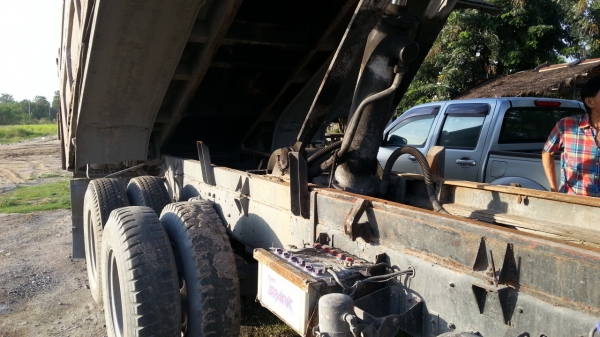 Hino sumo 227  ราคาคุยกันได้ครับ เก็บหัวเก๋ง กับกระบะหน่อยก็สวยละครับ (จองแล้วนะครับพรุ่งนี้เย็น จะแจ้งอีกทีนึง)