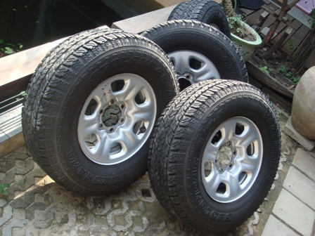 ขายยาง yokohama 265 70 16 geolandar a/tsพร้อมกะทะเหล็กเก่าญี่ปุ่น 1ชุด 4วงครับ ขายยาง yokohama 265 70 16 geolandar a/tsพร้อมกะทะเหล็กเก่าญี่ปุ่น 1ชุด 4วงครับ