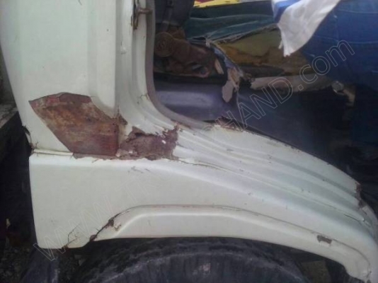 รถ 6 ล้อขนาดกระบะยาว 5.50 เมตร ยี่ห้อ HINO FC 120 แรงม้า รุ่นกระจกไฟฟ้า ปี 2536 รถ 6 ล้อขนาดกระบะยาว 5.50 เมตร ยี่ห้อ HINO FC 120 แรงม้า รุ่นกระจกไฟฟ้า ปี 2536