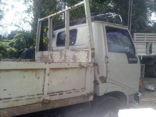 รถ 6 ล้อขนาดกระบะยาว 5.50 เมตร ยี่ห้อ HINO FC 120 แรงม้า รุ่นกระจกไฟฟ้า ปี 2536 รถ 6 ล้อขนาดกระบะยาว 5.50 เมตร ยี่ห้อ HINO FC 120 แรงม้า รุ่นกระจกไฟฟ้า ปี 2536