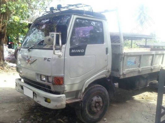 รถ 6 ล้อขนาดกระบะยาว 5.50 เมตร ยี่ห้อ HINO FC 120 แรงม้า รุ่นกระจกไฟฟ้า ปี 2536