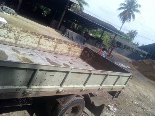 รถ 6 ล้อขนาดกระบะยาว 5.50 เมตร ยี่ห้อ HINO FC 120 แรงม้า รุ่นกระจกไฟฟ้า ปี 2536 รถ 6 ล้อขนาดกระบะยาว 5.50 เมตร ยี่ห้อ HINO FC 120 แรงม้า รุ่นกระจกไฟฟ้า ปี 2536