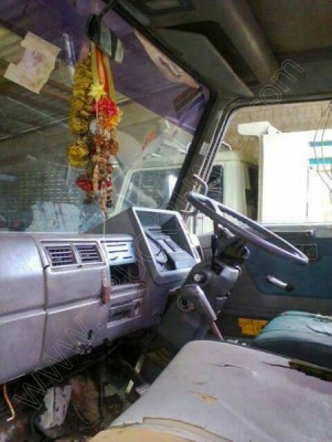 รถ 6 ล้อขนาดกระบะยาว 5.50 เมตร ยี่ห้อ HINO FC 120 แรงม้า รุ่นกระจกไฟฟ้า ปี 2536 รถ 6 ล้อขนาดกระบะยาว 5.50 เมตร ยี่ห้อ HINO FC 120 แรงม้า รุ่นกระจกไฟฟ้า ปี 2536