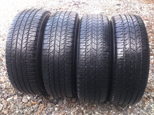 ขายยาง BF 205/70R15 ยางปี10 สวยๆ 4 เส้น