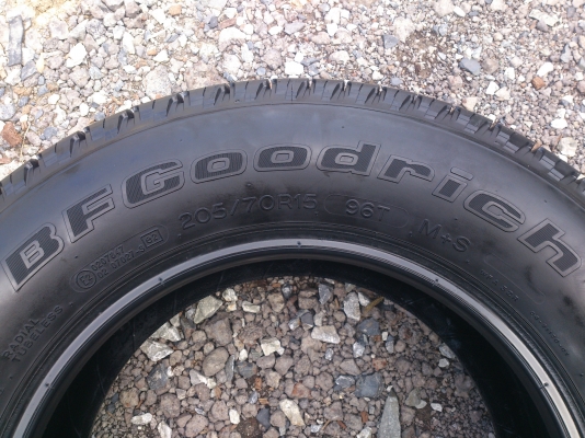 ขายยาง BF 205/70R15 ยางปี10 สวยๆ 4 เส้น