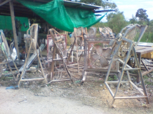 ขายพัดลมอุตสาหกรรม มีสามแบบ ขนาดใบ24นิ้ว มอเตอร์1/3 ตัวละ 1000บาท ขายพัดลมอุตสาหกรรม มีสามแบบ ขนาดใบ24นิ้ว มอเตอร์1/3 ตัวละ 1000บาท