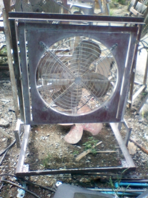 ขายพัดลมอุตสาหกรรม มีสามแบบ ขนาดใบ24นิ้ว มอเตอร์1/3 ตัวละ 1000บาท ขายพัดลมอุตสาหกรรม มีสามแบบ ขนาดใบ24นิ้ว มอเตอร์1/3 ตัวละ 1000บาท