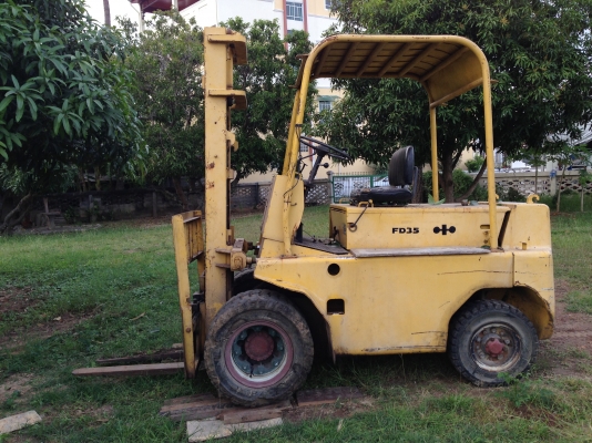 ขายรถFolklift ดีเซล โคมัตสุ FD35 ยกได้5ตัน ตามสภาพ
