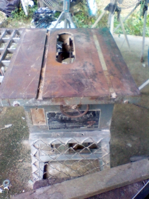 ขายโต๊ะเลือยวงเดือน สามตัว 15000 ไม่เเยกขาย มีมอเตอร์มิซุบิชิสามเเรง ไฟสามเฟต 2 ตัว ไฟสองเฟต1ตัว