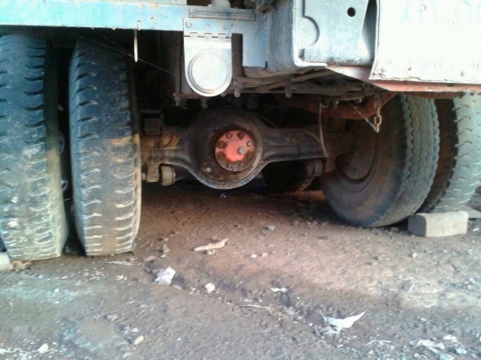 ขายรถบรรทุกสิบล้อหน้ายาว เครื่อง J - 165 แรง 2 เพลากระบะไม่ดั๊มพ์ สโลจีบ พวงมาลัยพาวเวอร์ ทะเบียนเต็ม