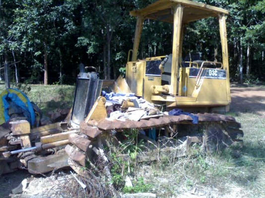 ขายCAT D3C ตีนเป็ด ใบมี6ทิศทาง เก่านอก ตามสภาพ ติดต่อได้ที่คุณอ๊อฟ พิจิตร 086-737-9991