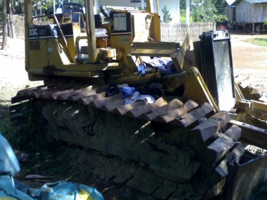 ขายCAT D3C ตีนเป็ด ใบมี6ทิศทาง เก่านอก ตามสภาพ ติดต่อได้ที่คุณอ๊อฟ พิจิตร 086-737-9991