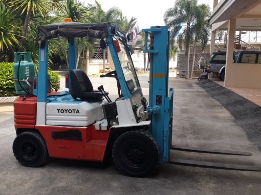 ขายForklift Toyota 5FG25 นำเข้าติดแก๊สพร้อมใช้งาน สภาพดีมาก