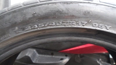 ขายยาง ขอบ 17 ขนาด 225/45/17 และ 245/40/17  คู่ละ 2,300