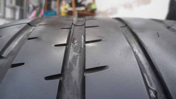 ขายยาง ขอบ 17 ขนาด 225/45/17 และ 245/40/17  คู่ละ 2,300