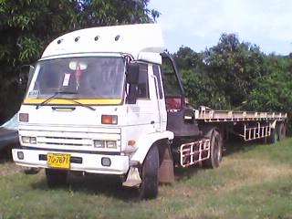 ขายรถ 6 ล้อหัวลาก NISSAN UD CP180 ราคา 530000 + หางพน้สพื้นเรียบไม้ 2 เพลา 12 เมตร ราคา 320000