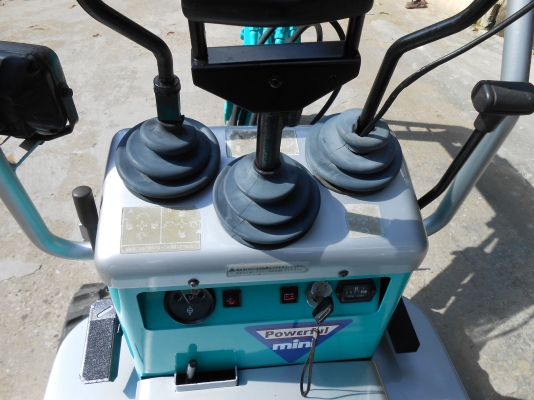 ขายรถขุดKOBELCO SK007-2 เก่านอกปรับสภาพแล้วพร้อมใช้