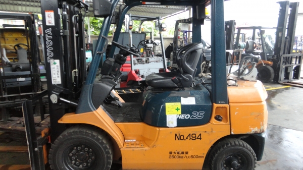 ขาย toyota 7fg25 เกียร์ ออโต้ แก็ส + นํ้ามัน